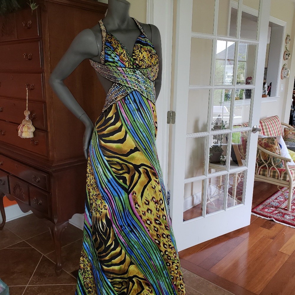 SZ 0 LA FEMME PARIS SILK GOWN